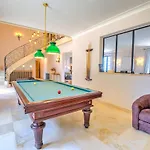 Le Manoir Des Hauts De Chaunac فيلة فيتراك