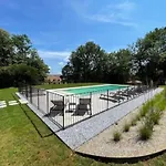 Le Manoir Des Hauts De Chaunac *